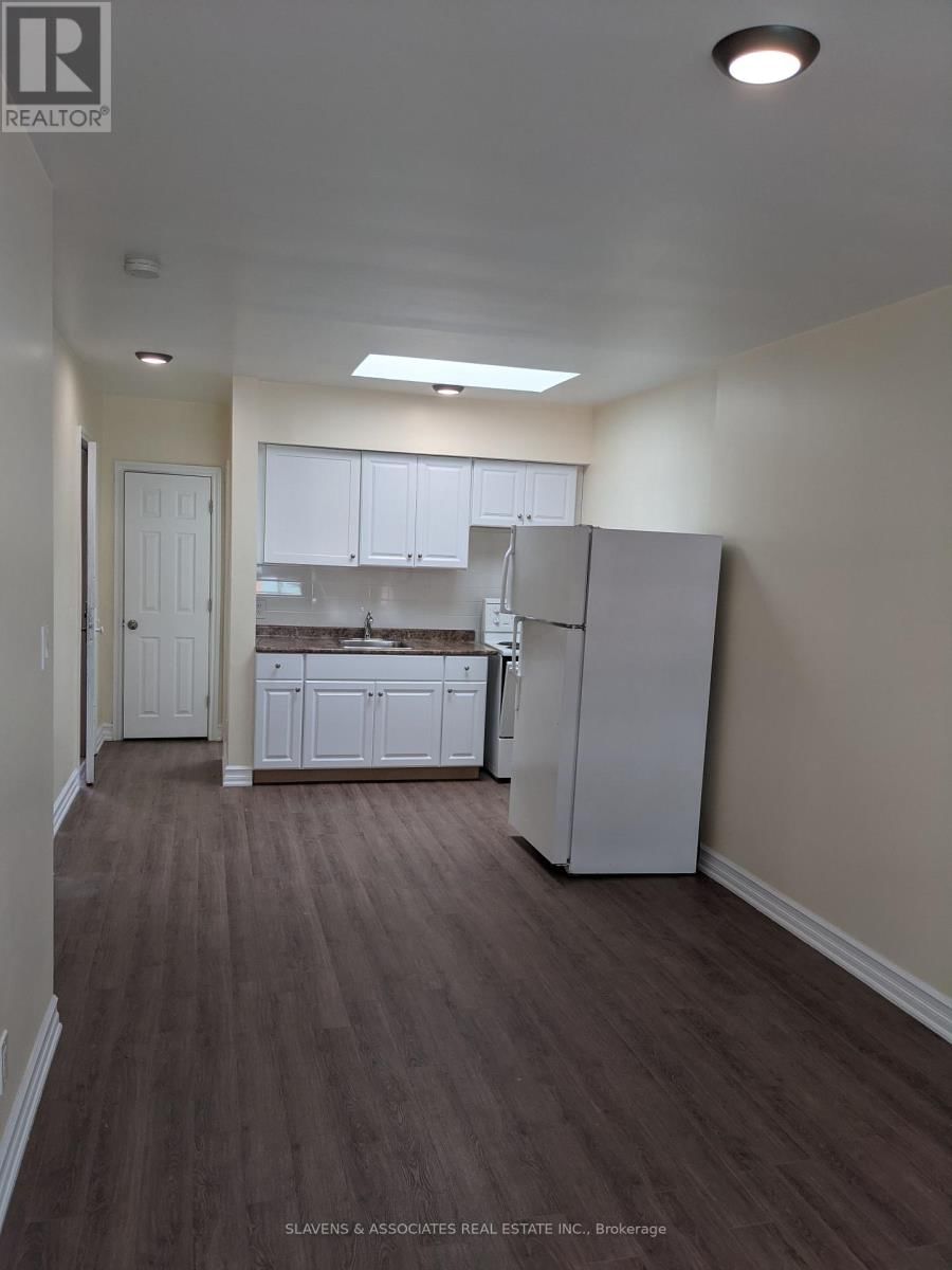 2 - 1731 BAYVIEW AVENUE Image 3