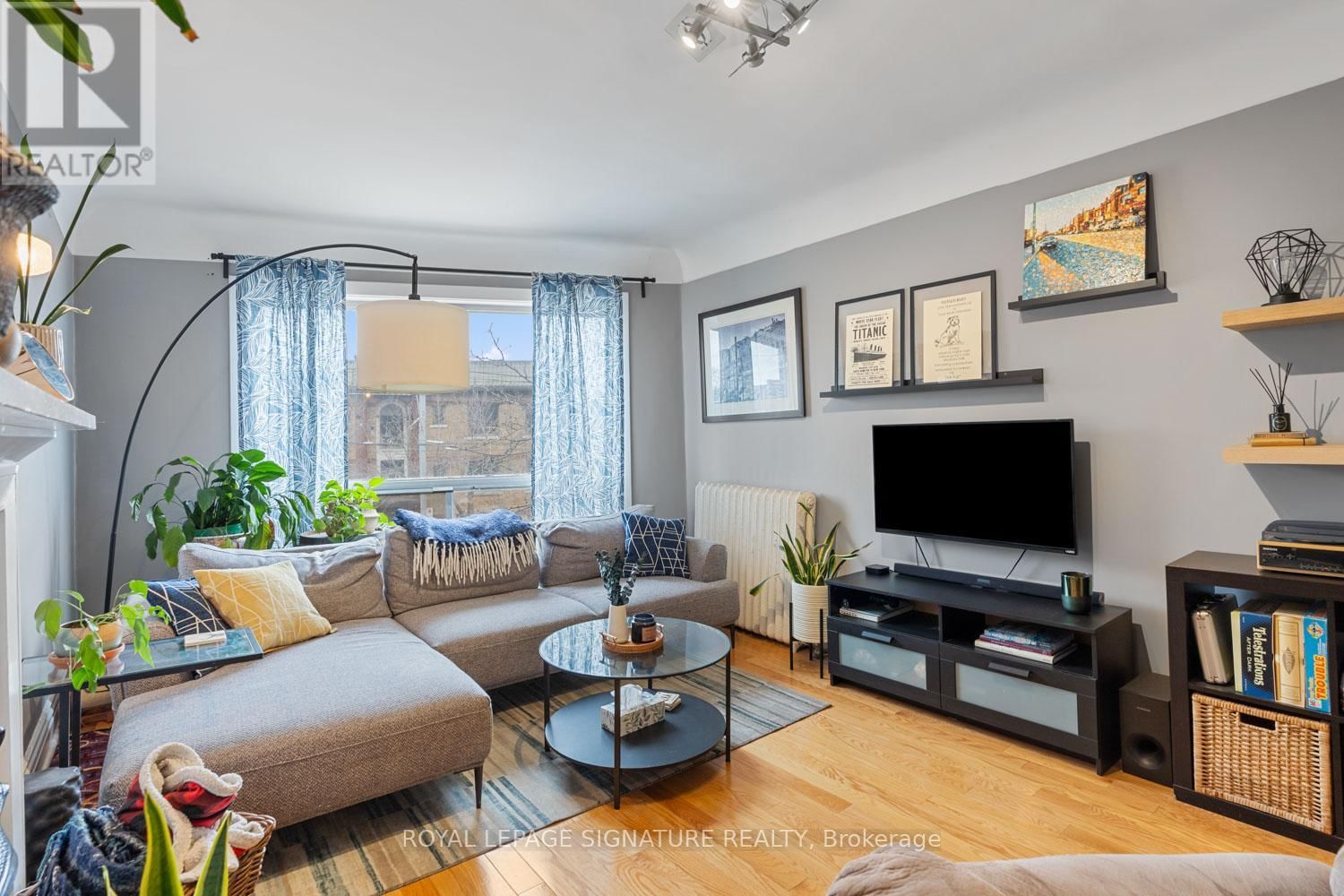 682 COLLEGE STREET Image 3