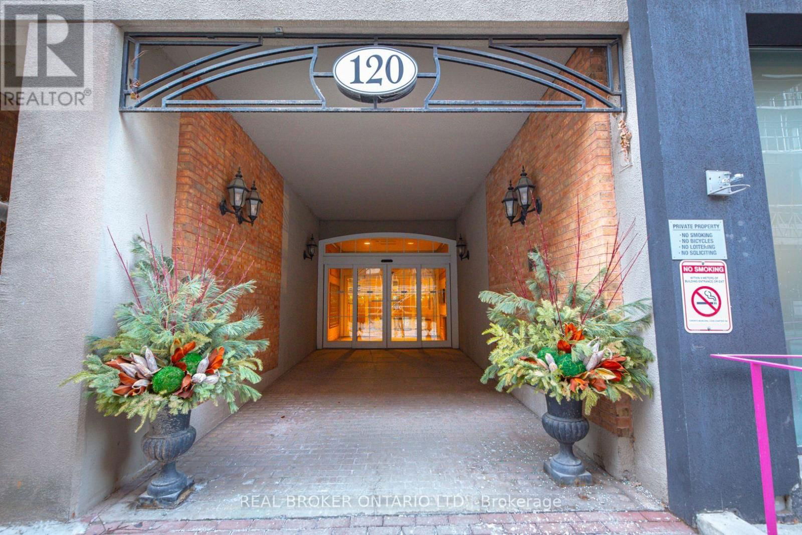 1008 - 120 SAINT PATRICK STREET Image 1