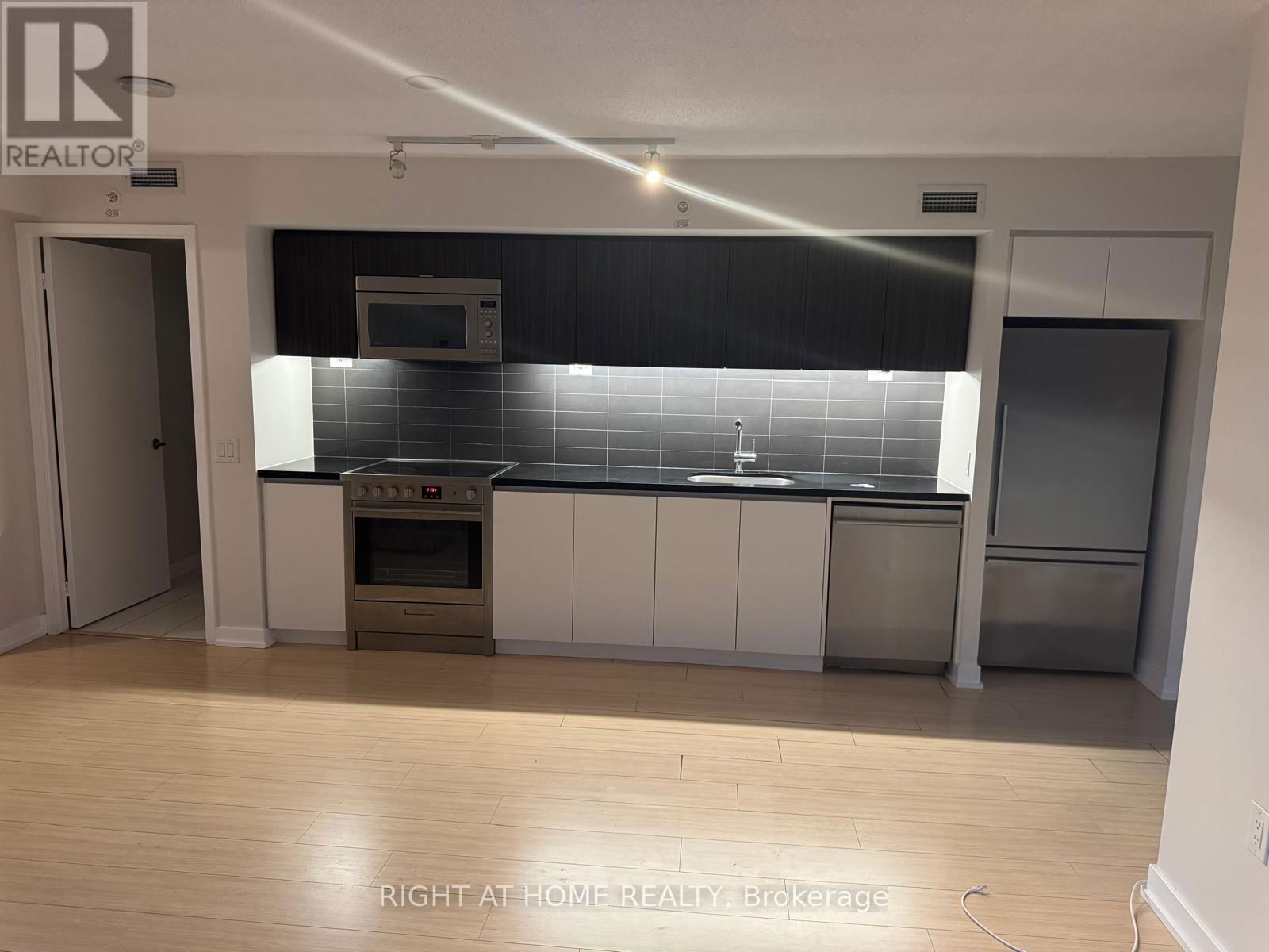 606 - 85 QUEENS WHARF ROAD Image 2