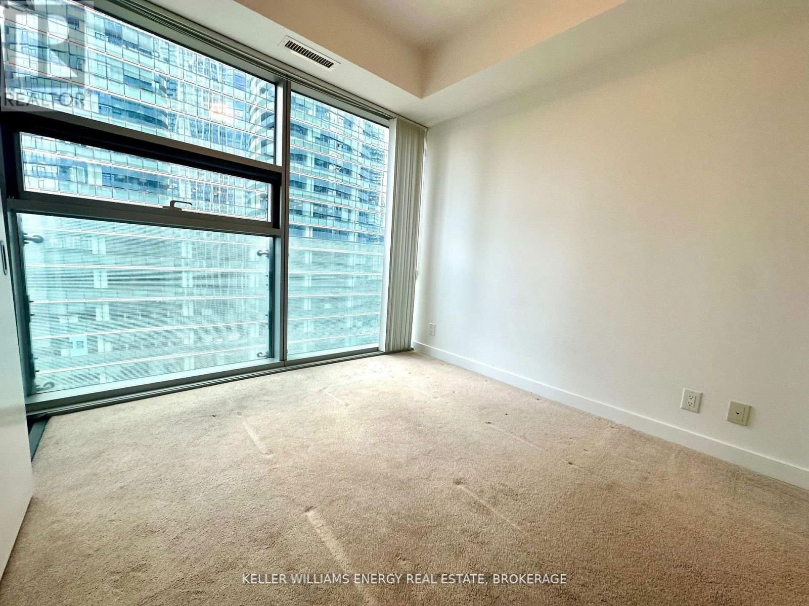 1409 - 12 YORK STREET Image 12