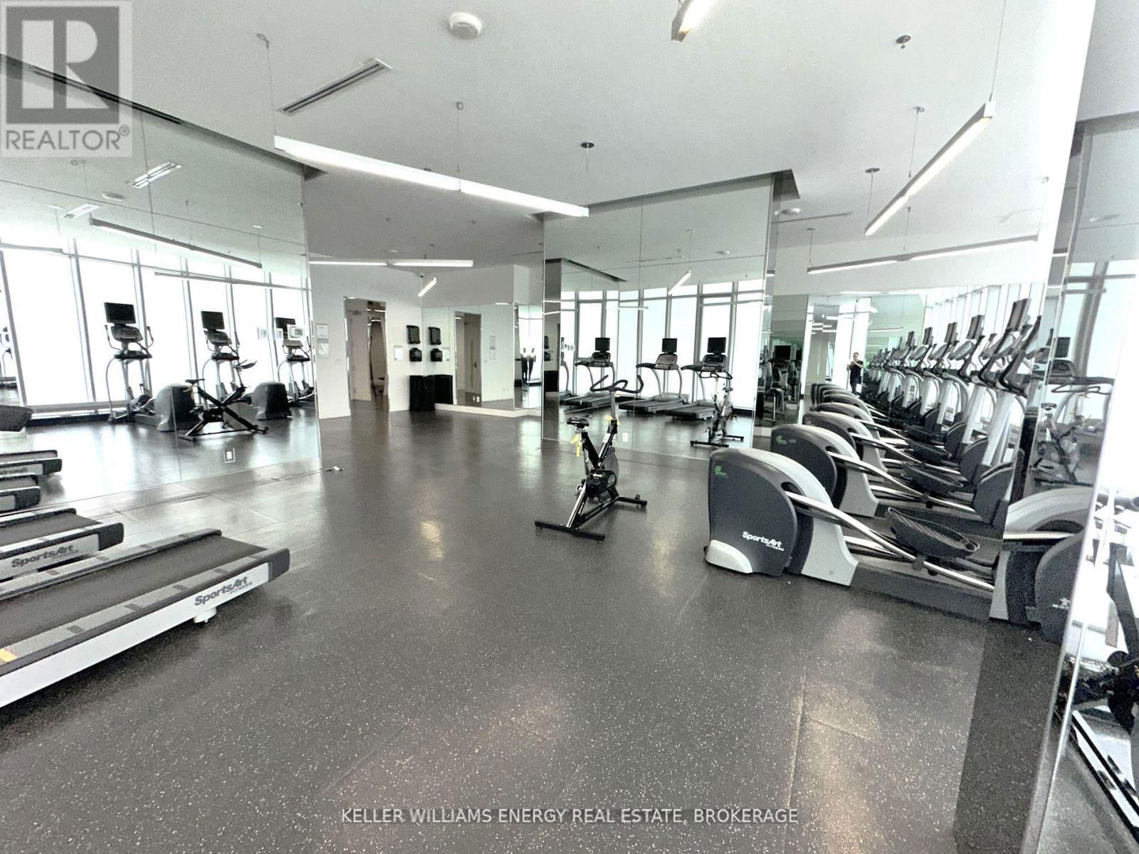 1409 - 12 YORK STREET Image 27