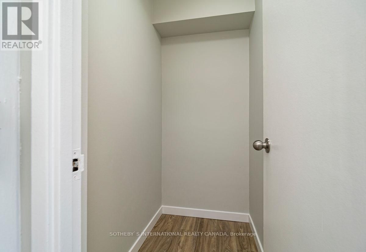 1004 - 720 SPADINA AVENUE Image 10
