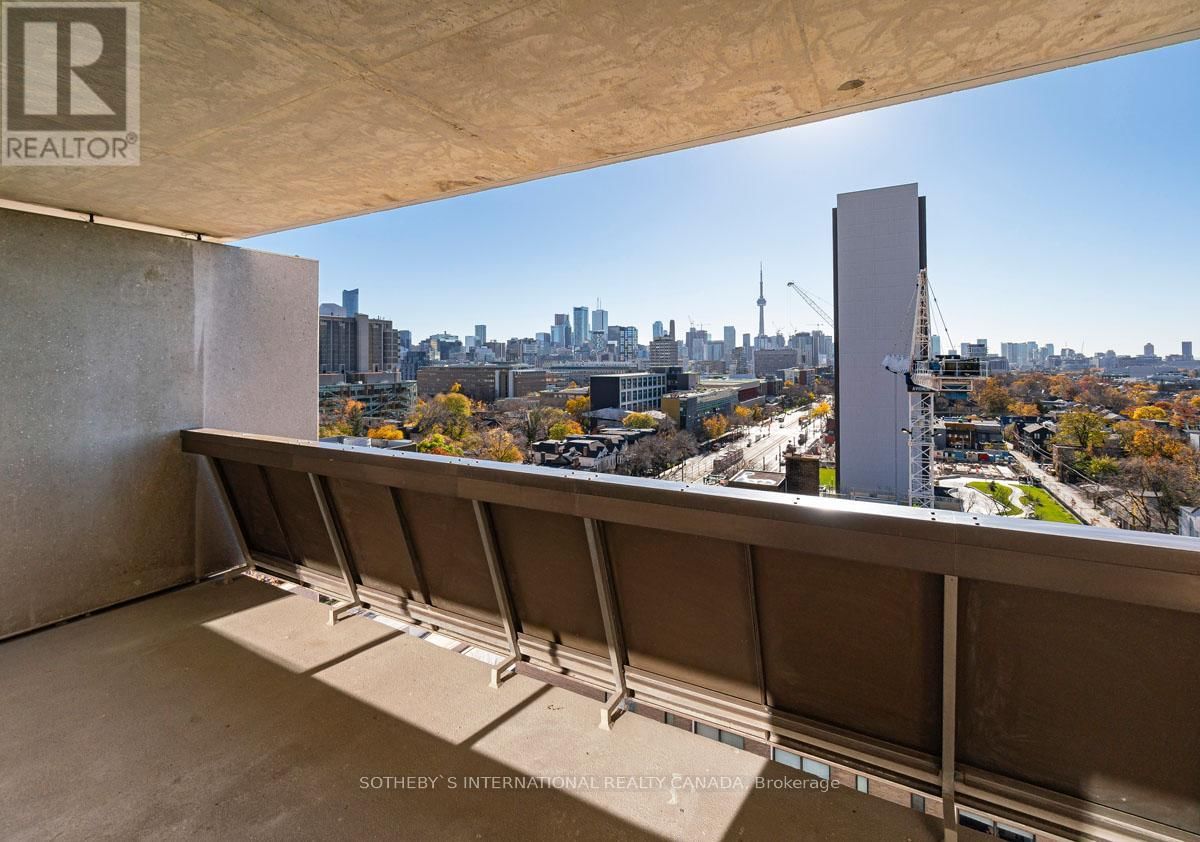1004 - 720 SPADINA AVENUE Image 11