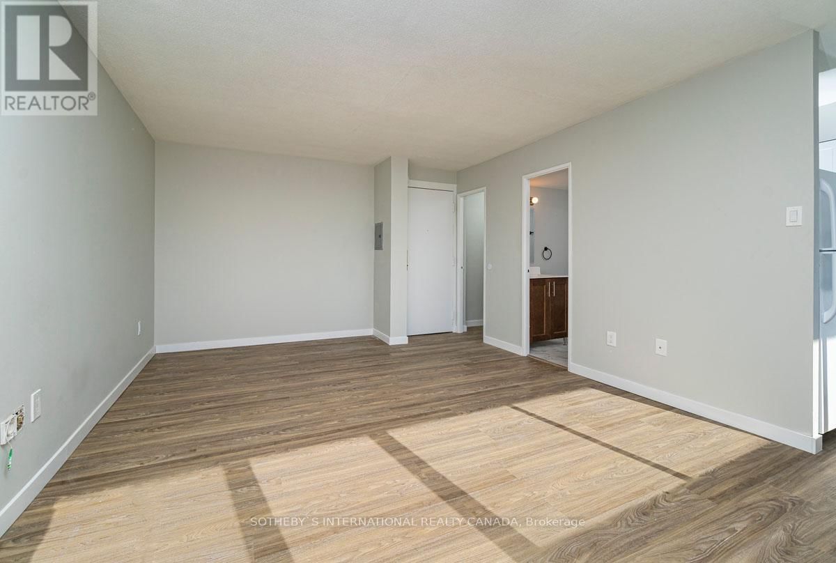 1004 - 720 SPADINA AVENUE Image 5