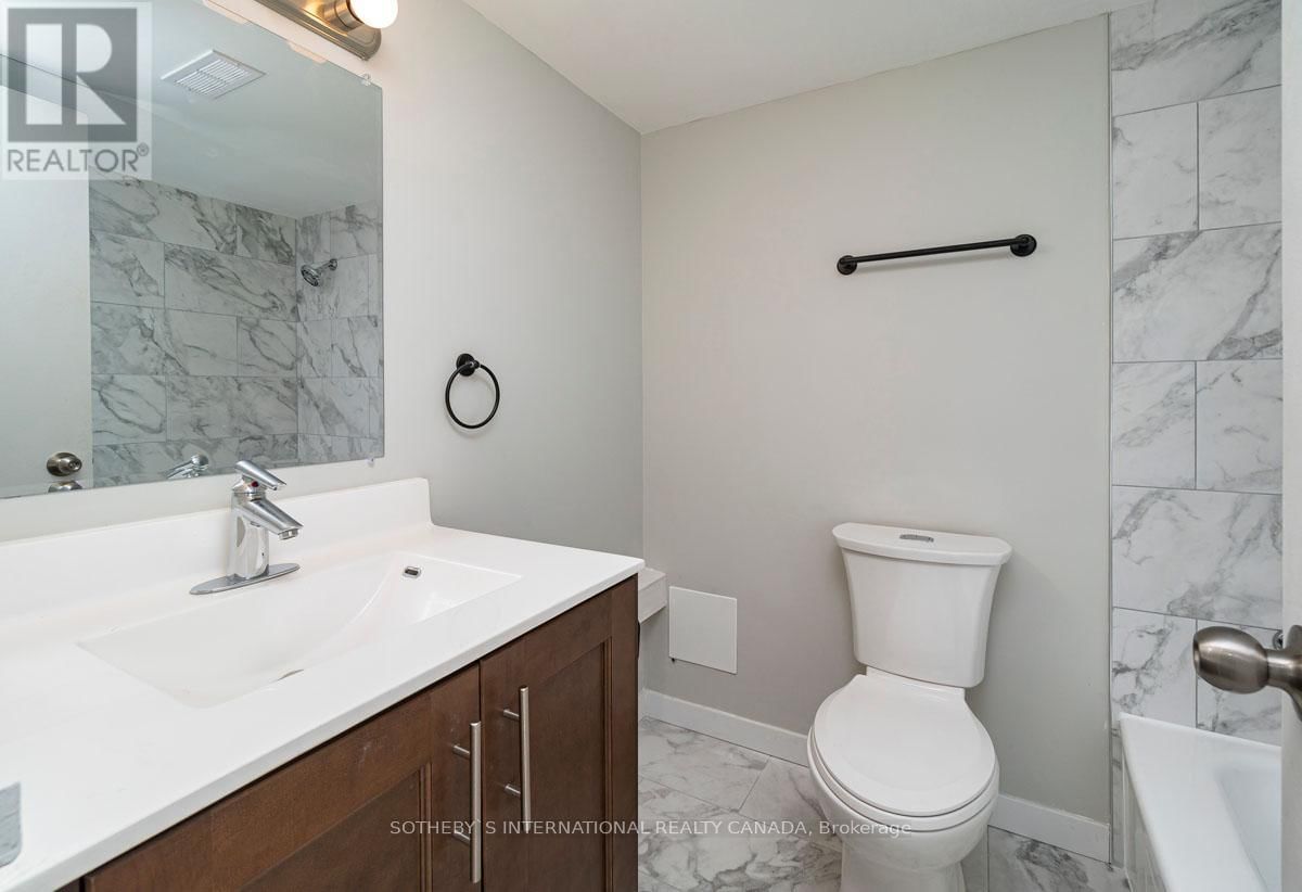 1004 - 720 SPADINA AVENUE Image 7