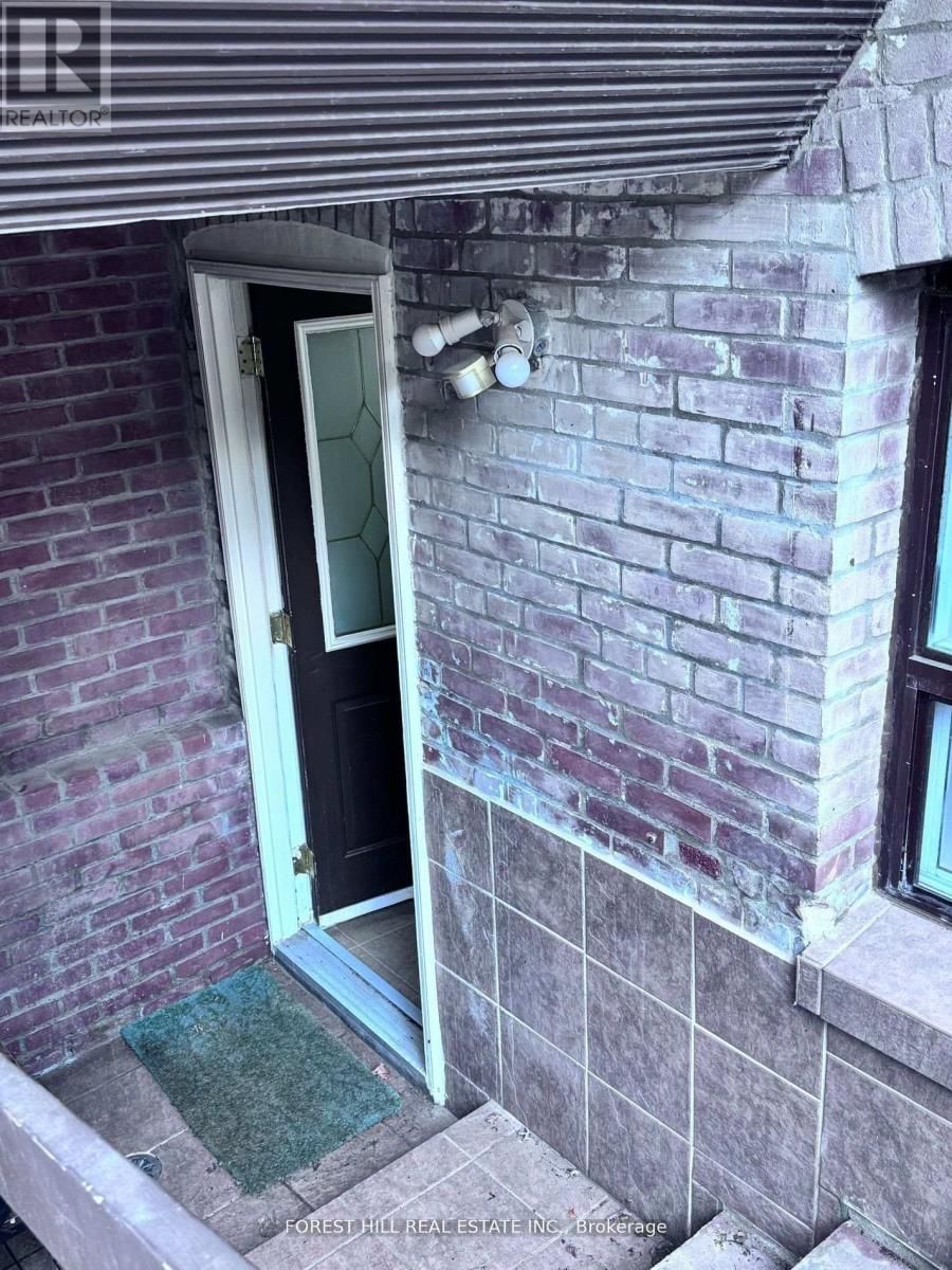 #MAIN - 127 SUMMERHILL AVENUE Image 2