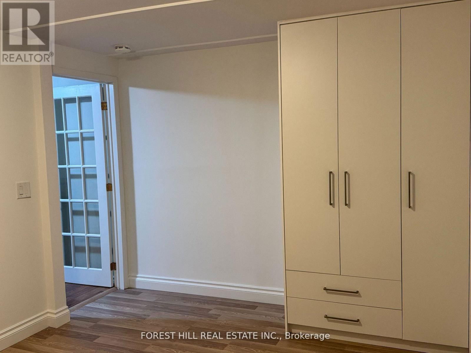 #MAIN - 127 SUMMERHILL AVENUE Image 9