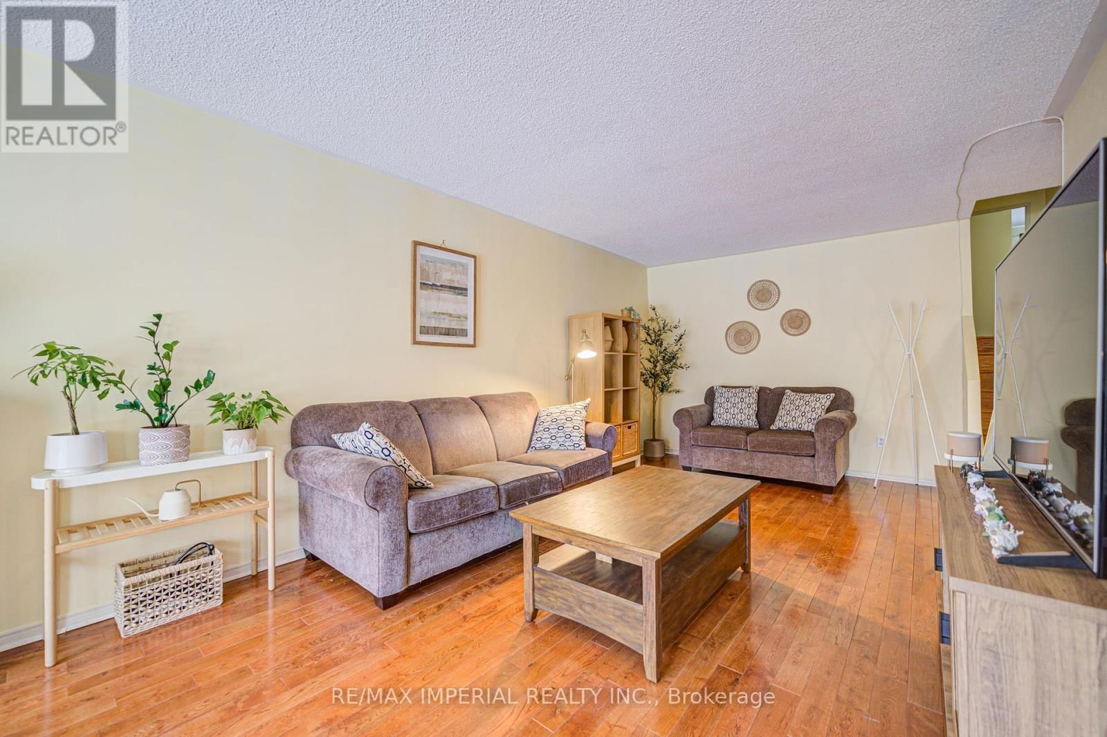 318 HOLLYBERRY TRAIL Image 12