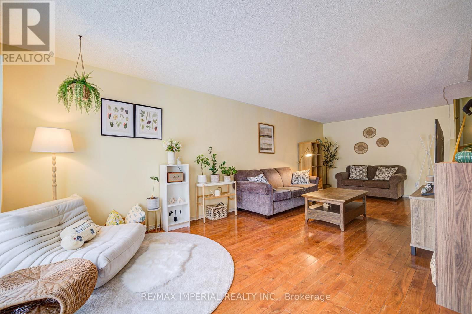 318 HOLLYBERRY TRAIL Image 15