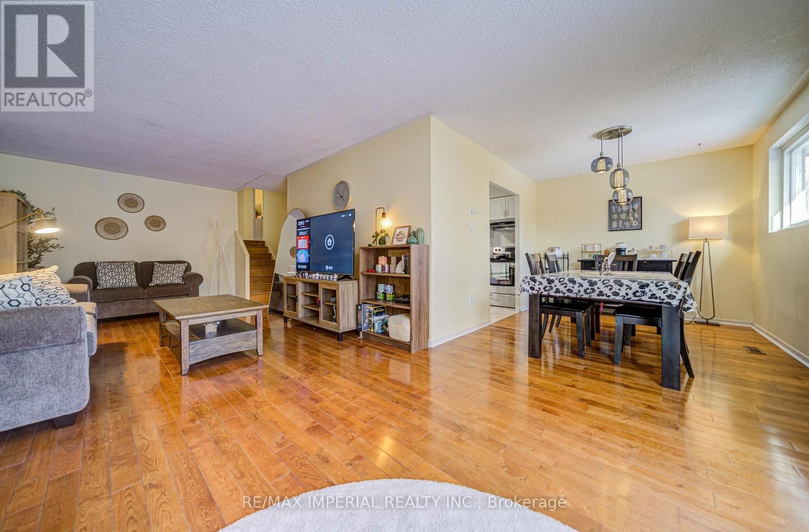 318 HOLLYBERRY TRAIL Image 16