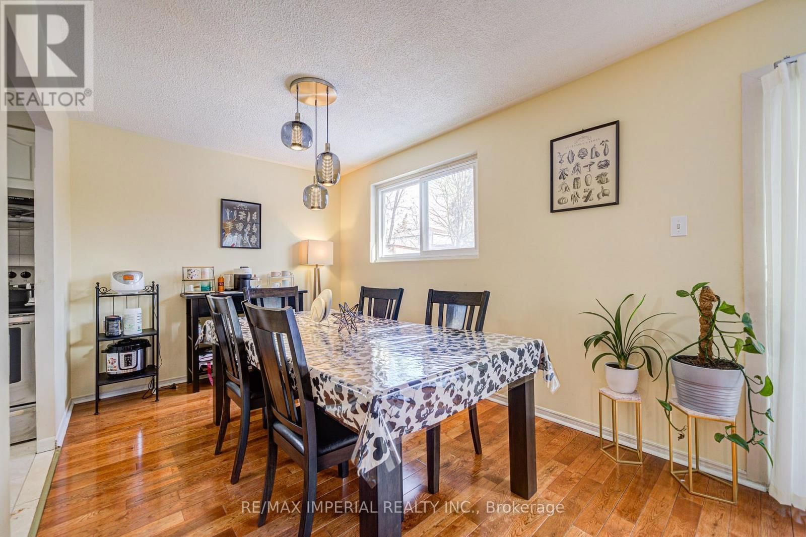 318 HOLLYBERRY TRAIL Image 17