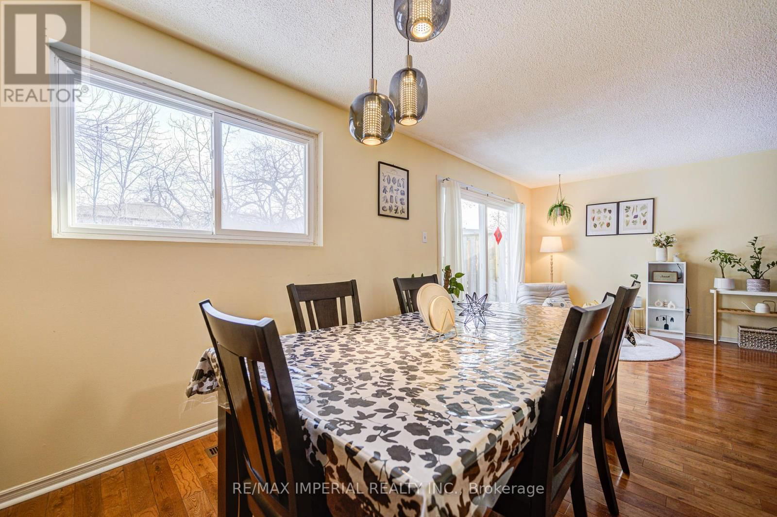 318 HOLLYBERRY TRAIL Image 18