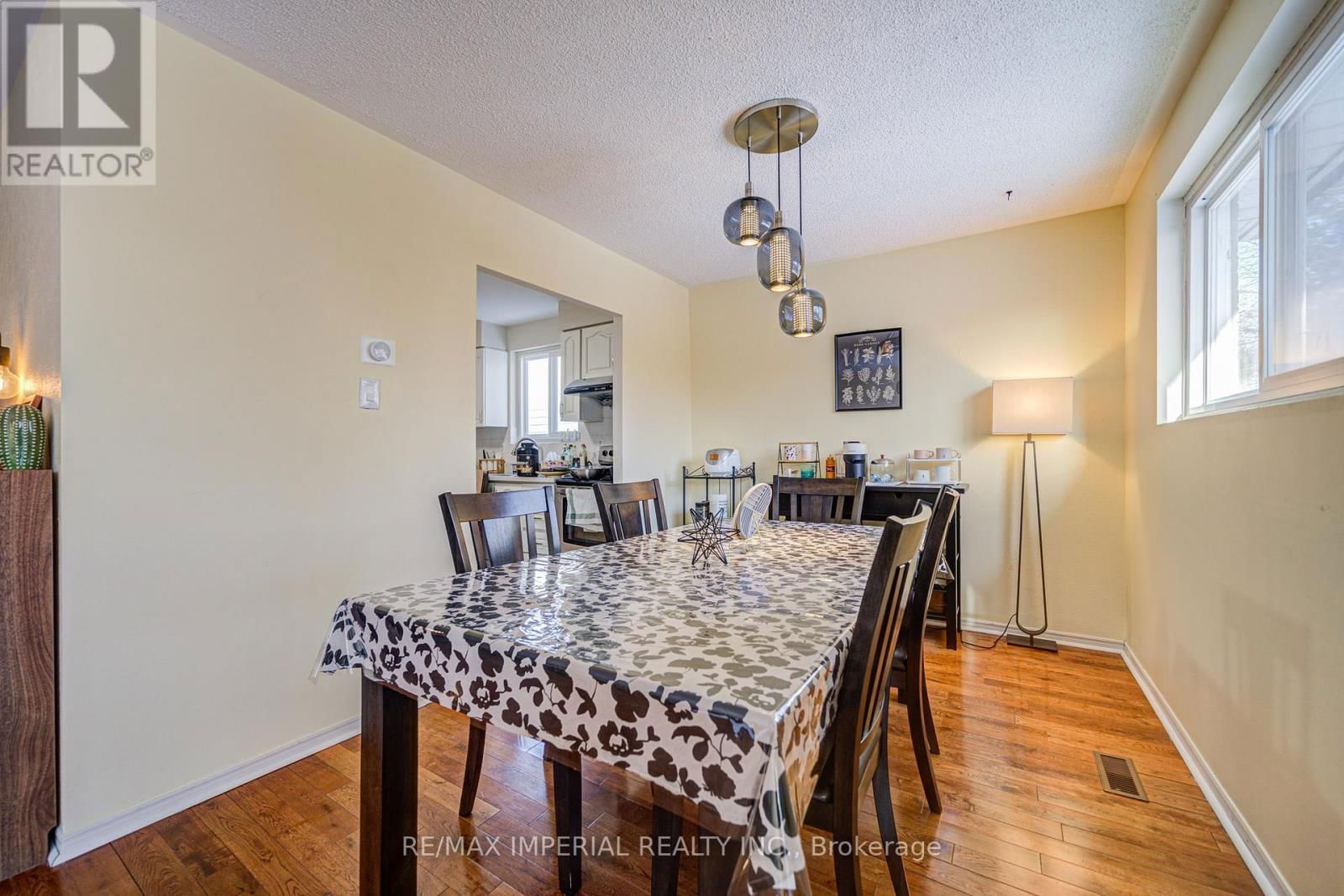 318 HOLLYBERRY TRAIL Image 19