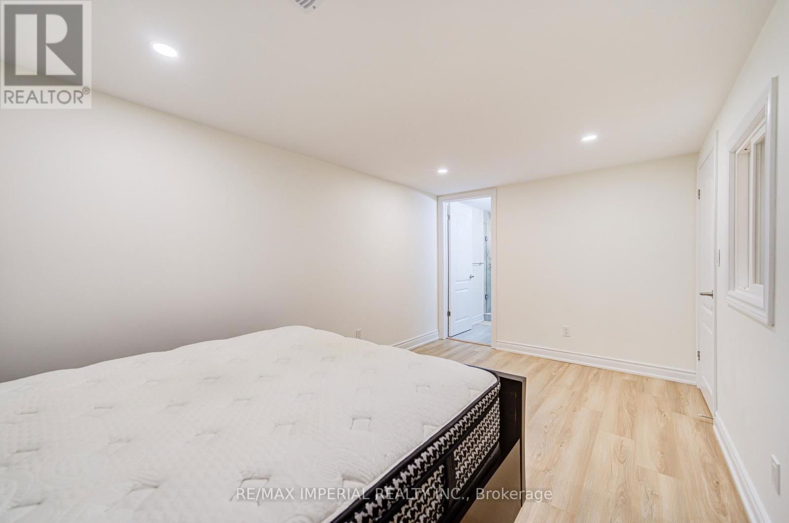 318 HOLLYBERRY TRAIL Image 39
