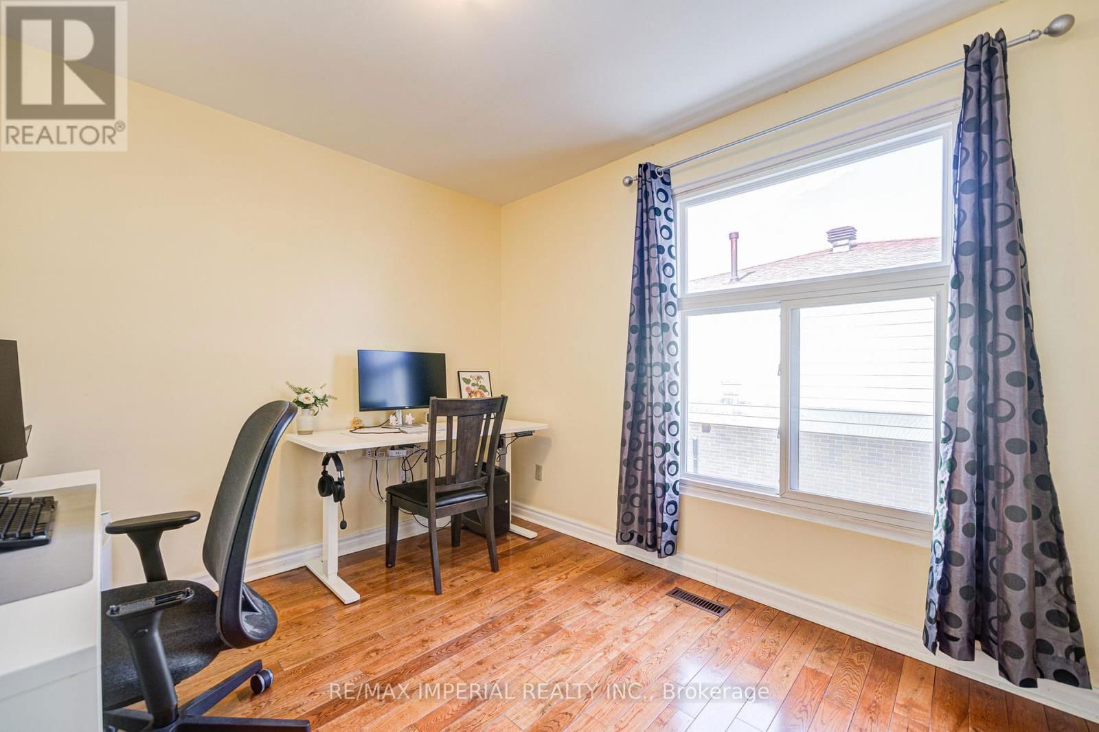 318 HOLLYBERRY TRAIL Image 41