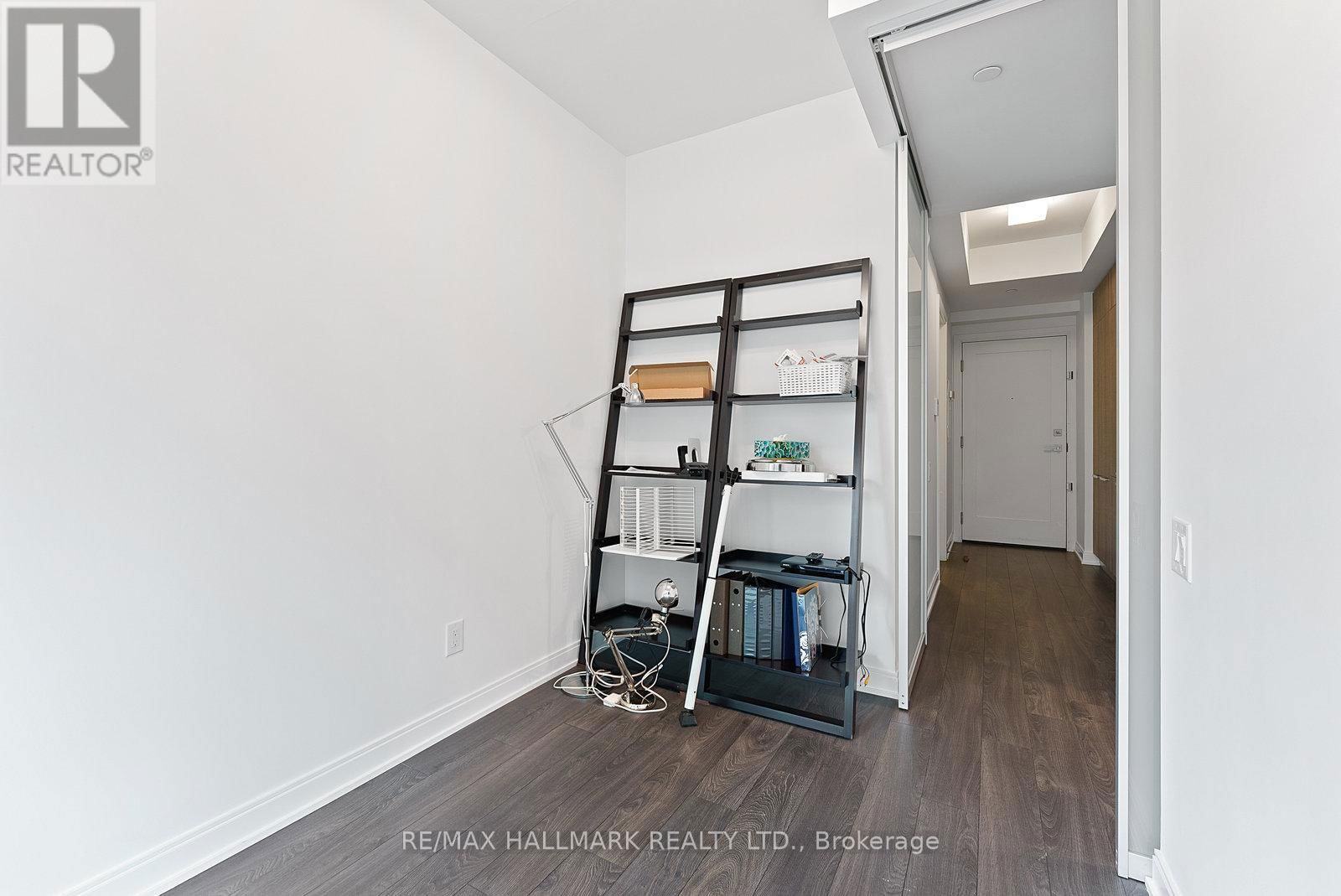 601 - 50 CHARLES STREET E Image 18