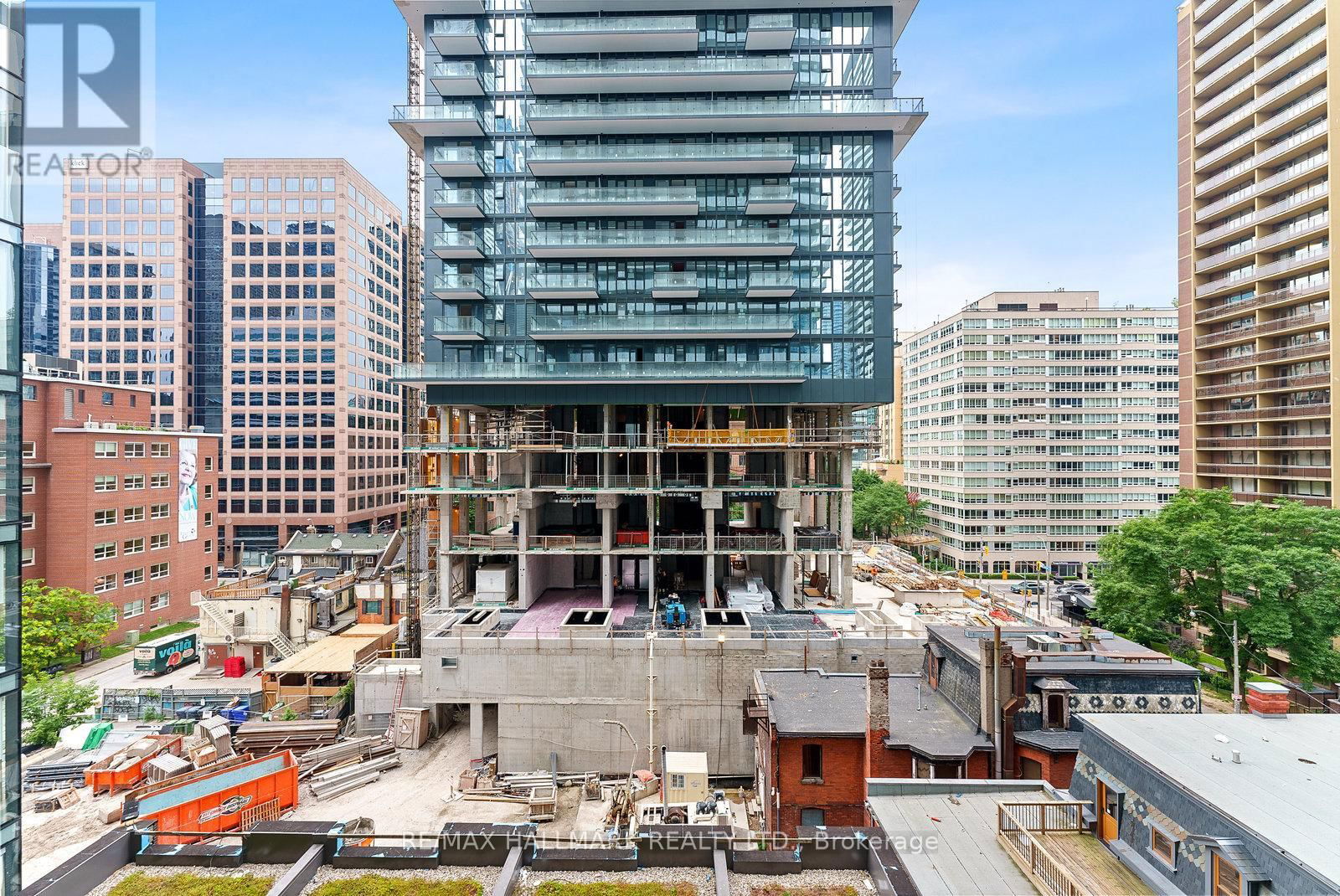 601 - 50 CHARLES STREET E Image 23