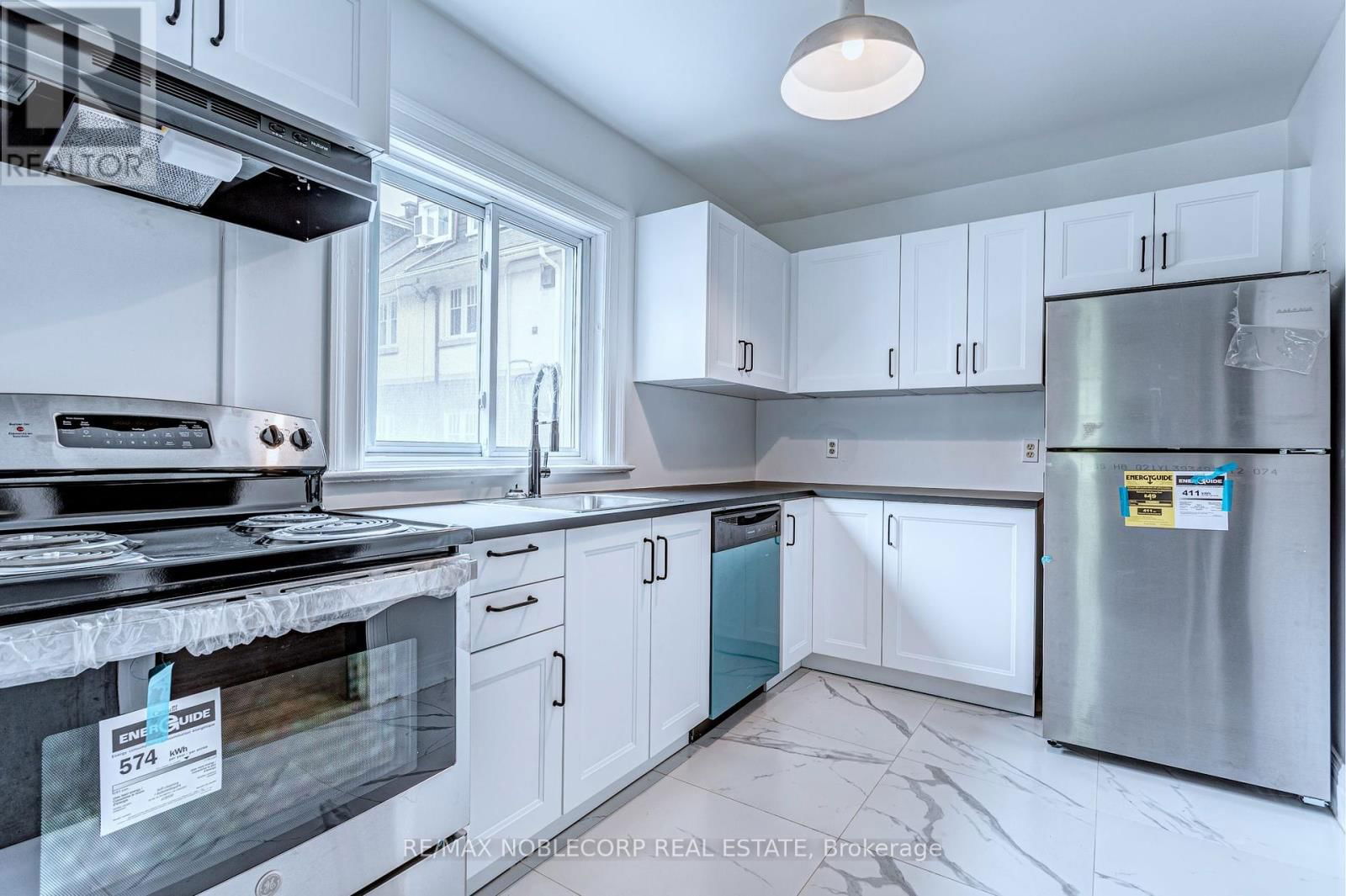 A  Main - 809 DUPLEX AVENUE Image 21