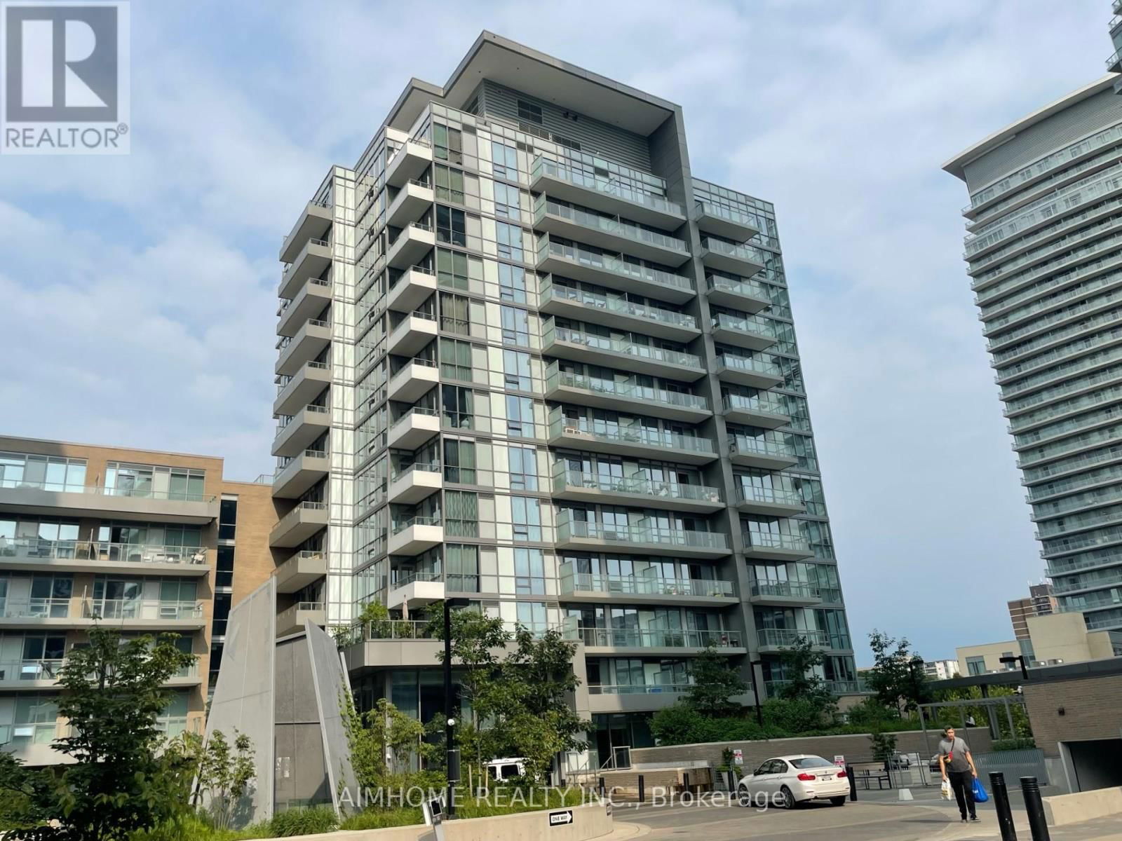 905 - 52 FOREST MANOR ROAD Image 1