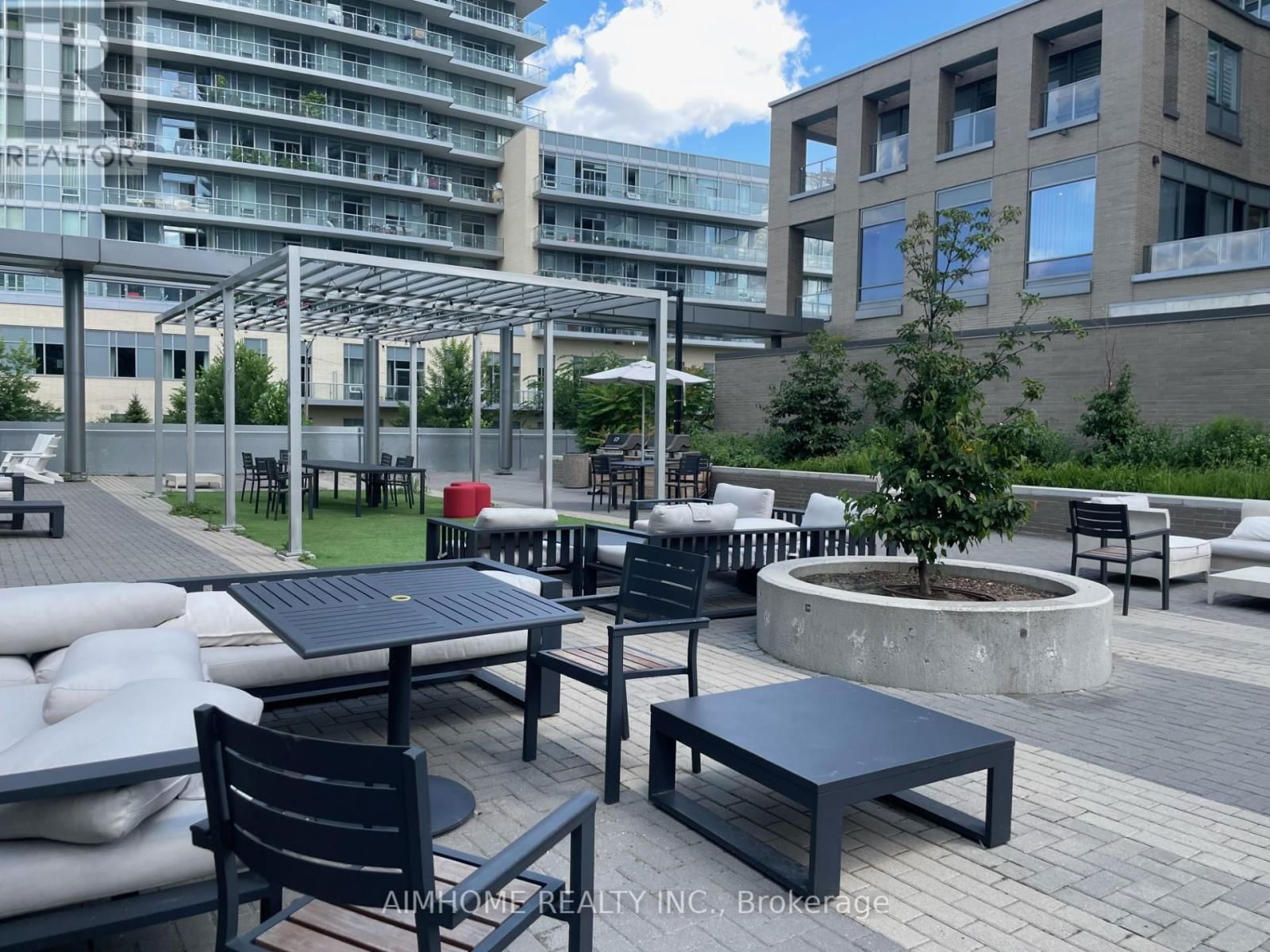 905 - 52 FOREST MANOR ROAD Image 9