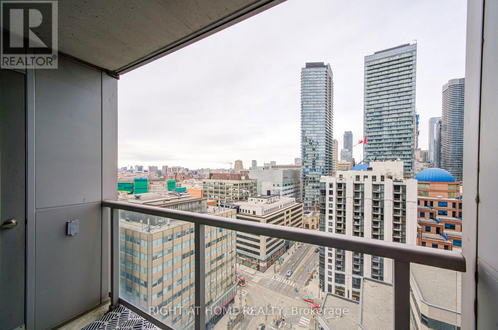2013 - 763 BAY STREET Image 24