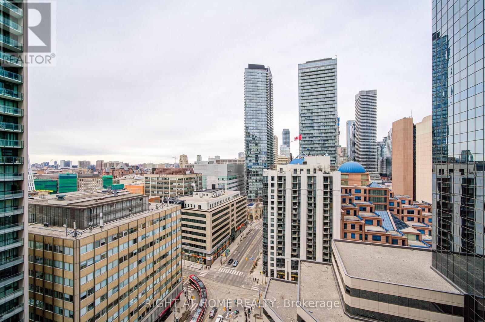 2013 - 763 BAY STREET Image 26