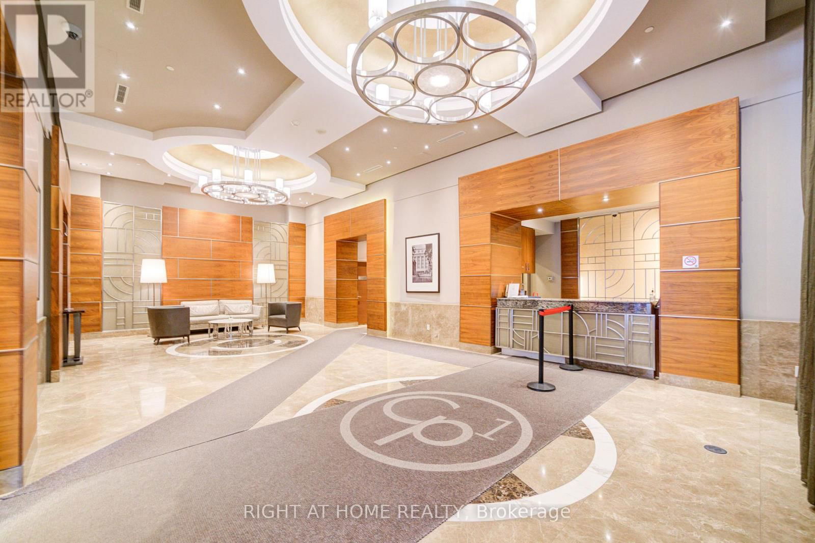 2013 - 763 BAY STREET Image 4
