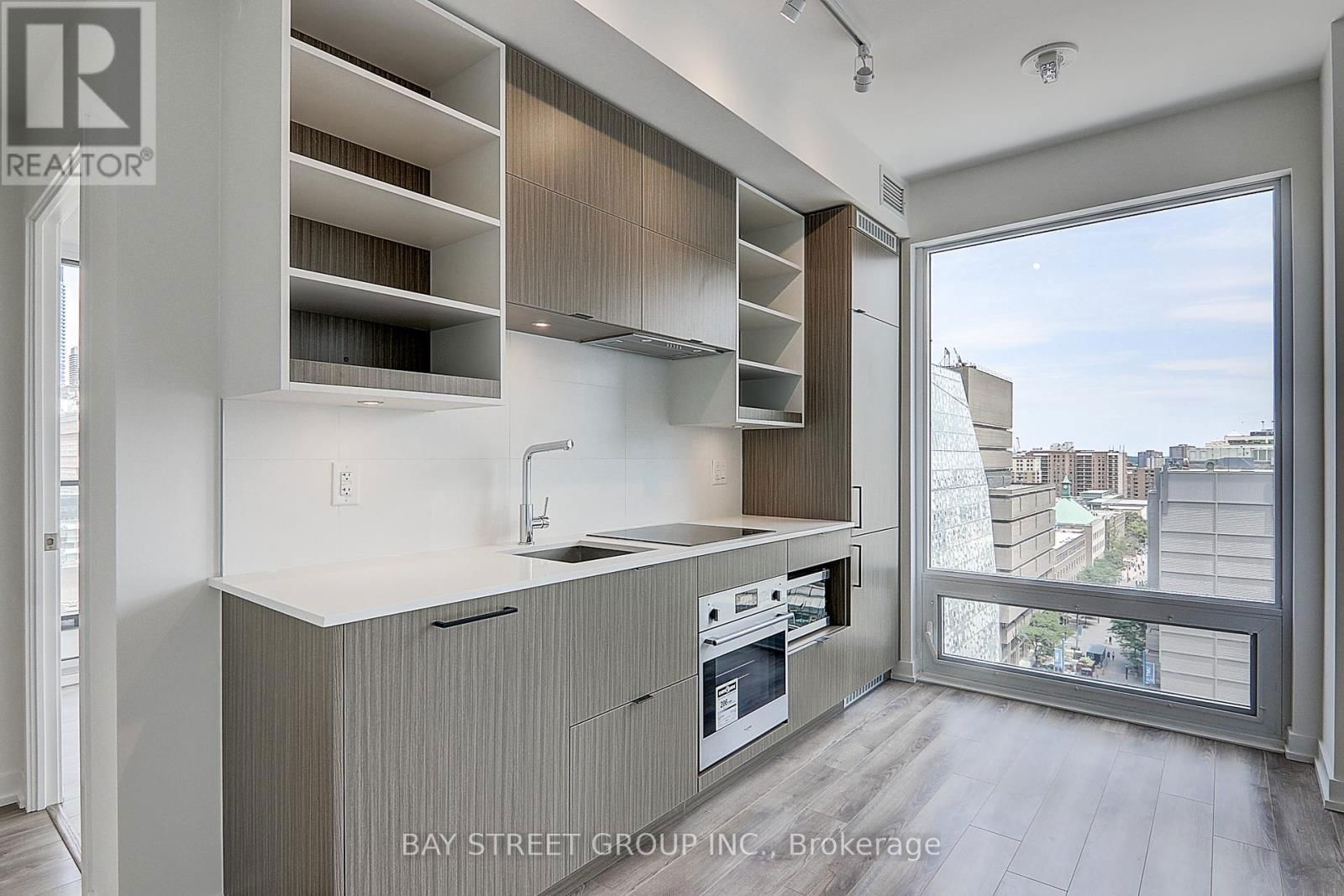 1002 - 20 EDWARD STREET Image 13