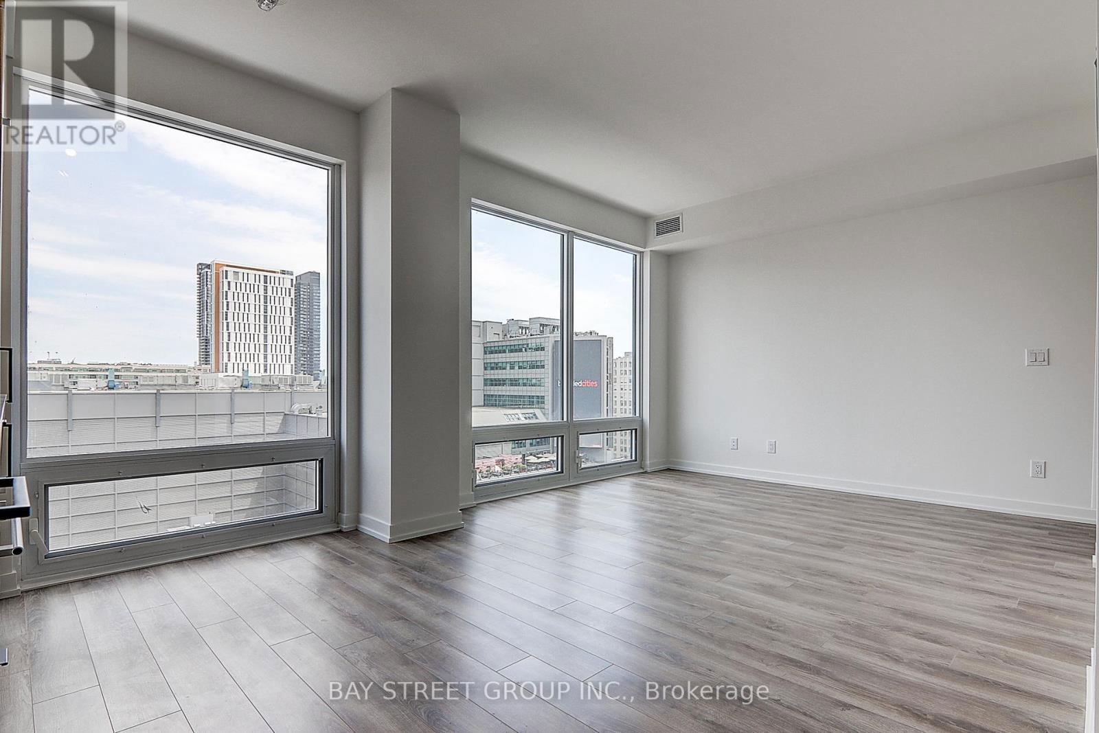 1002 - 20 EDWARD STREET Image 15