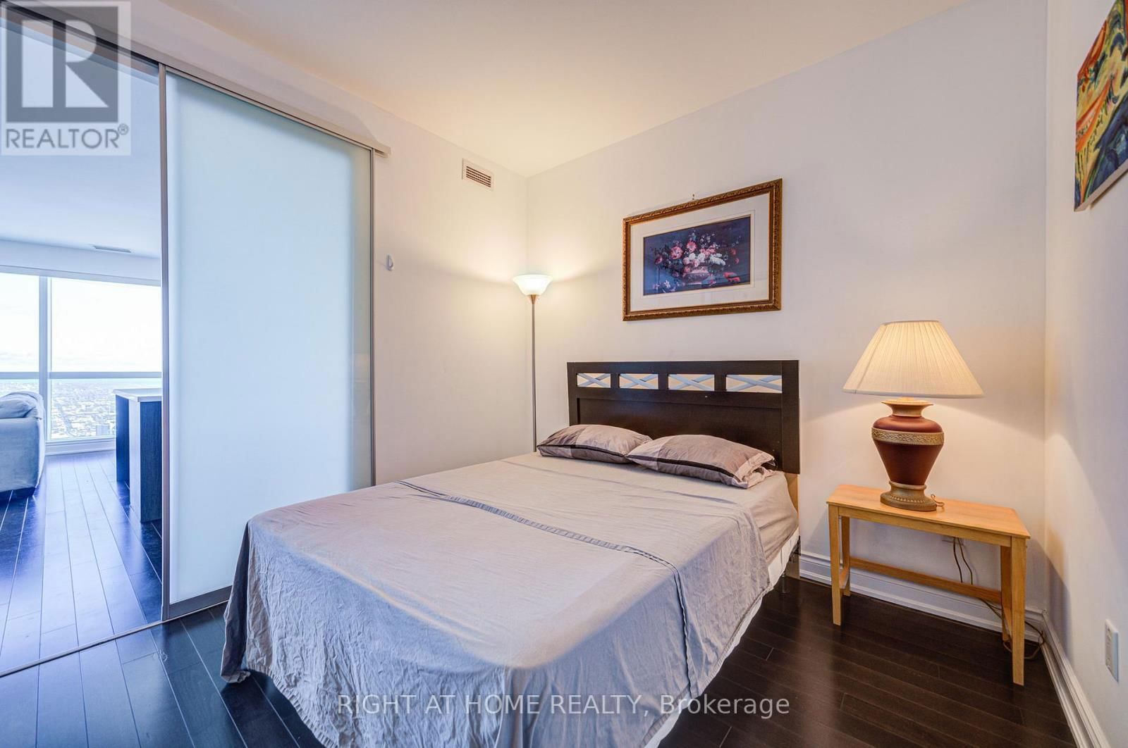 7405 C - 388 YONGE STREET Image 10