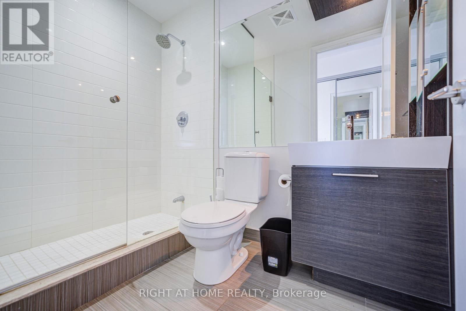 7405 C - 388 YONGE STREET Image 11