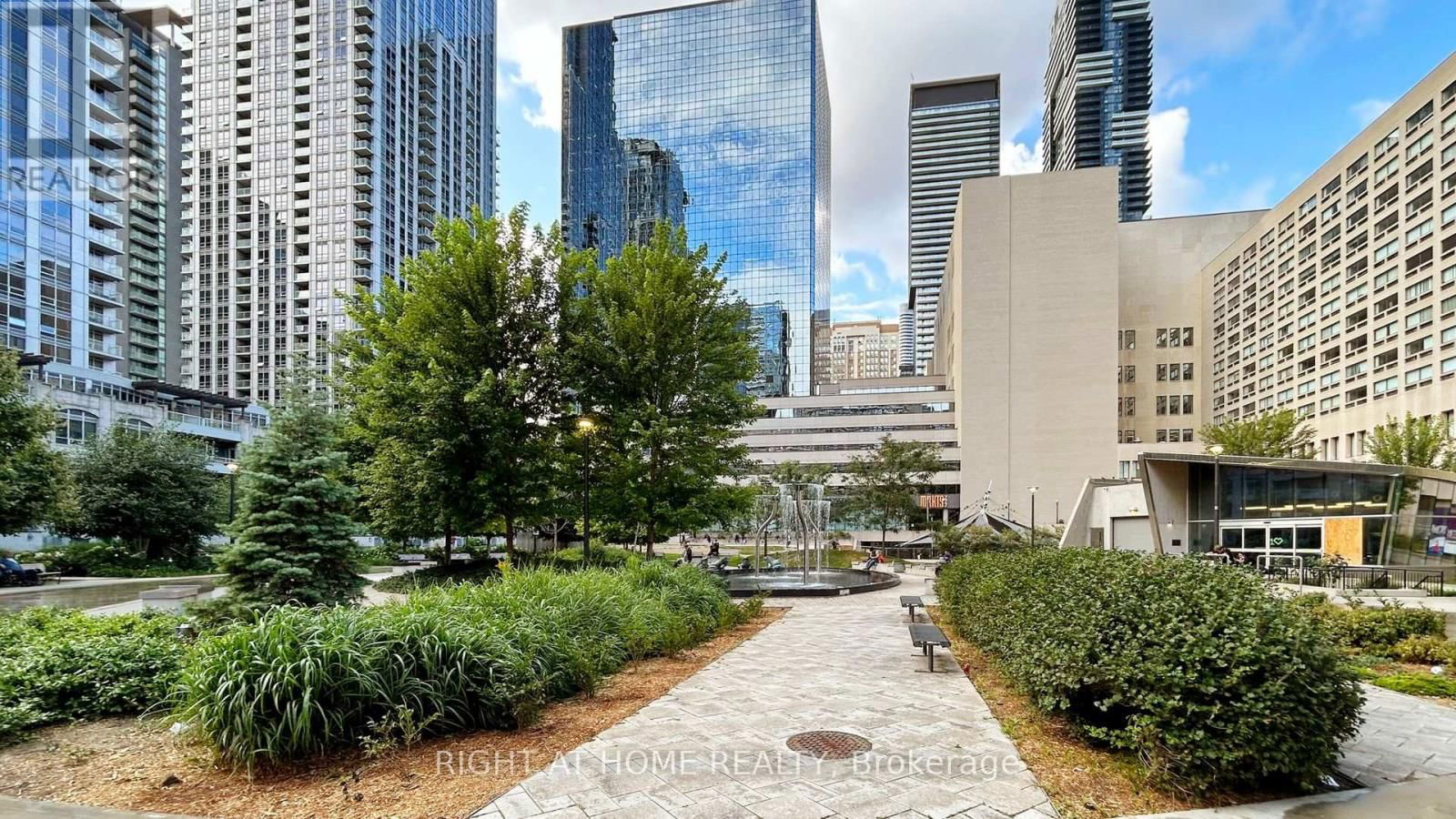 7405 C - 388 YONGE STREET Image 21