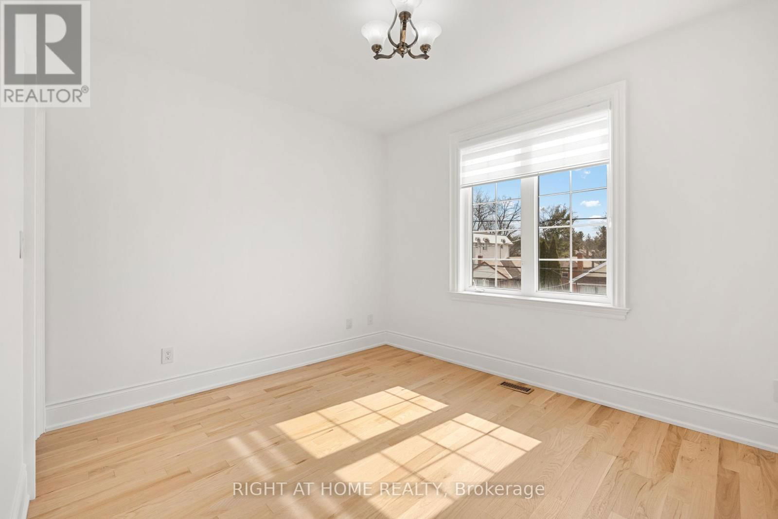 196 FLORENCE AVENUE Image 18