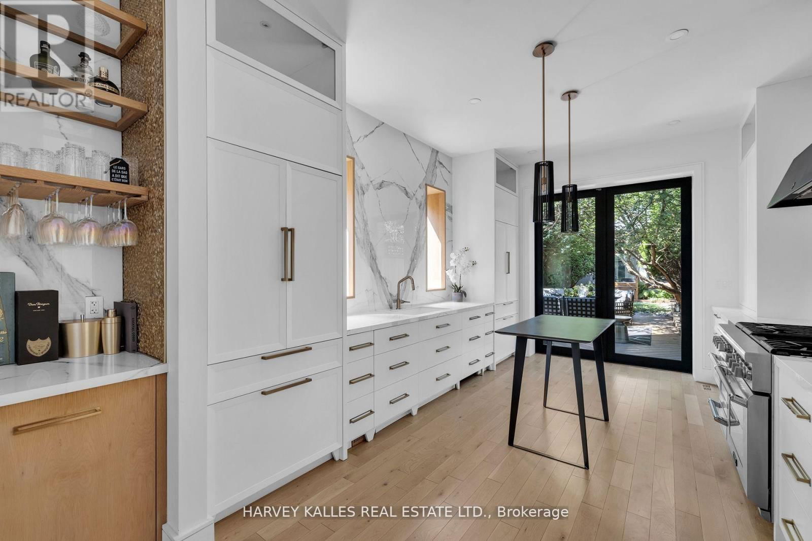 274 CARLTON STREET Image 13