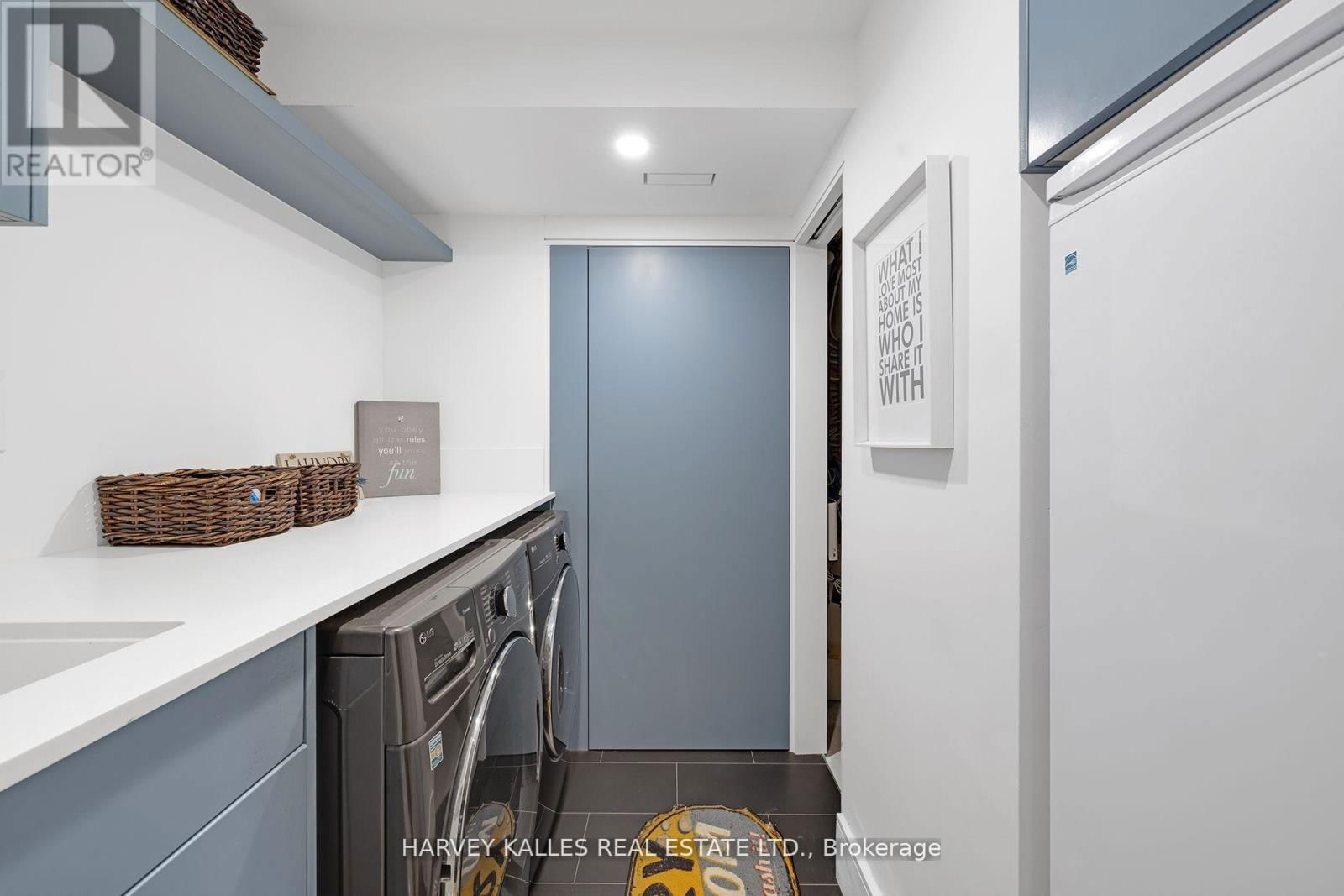 274 CARLTON STREET Image 29
