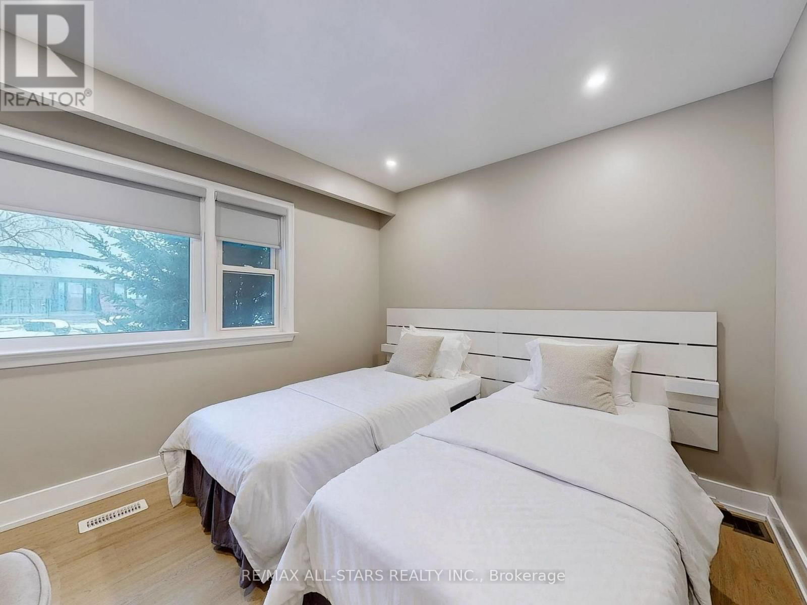 105 BETTY ANN DRIVE Image 16