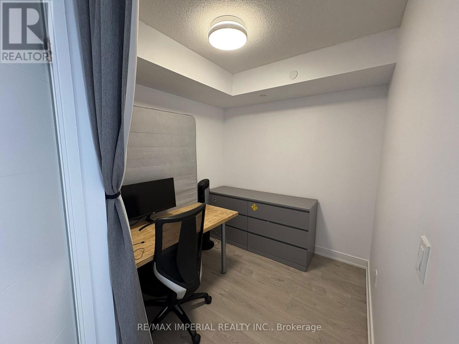 309 - 50 WELLESLEY STREET Image 32