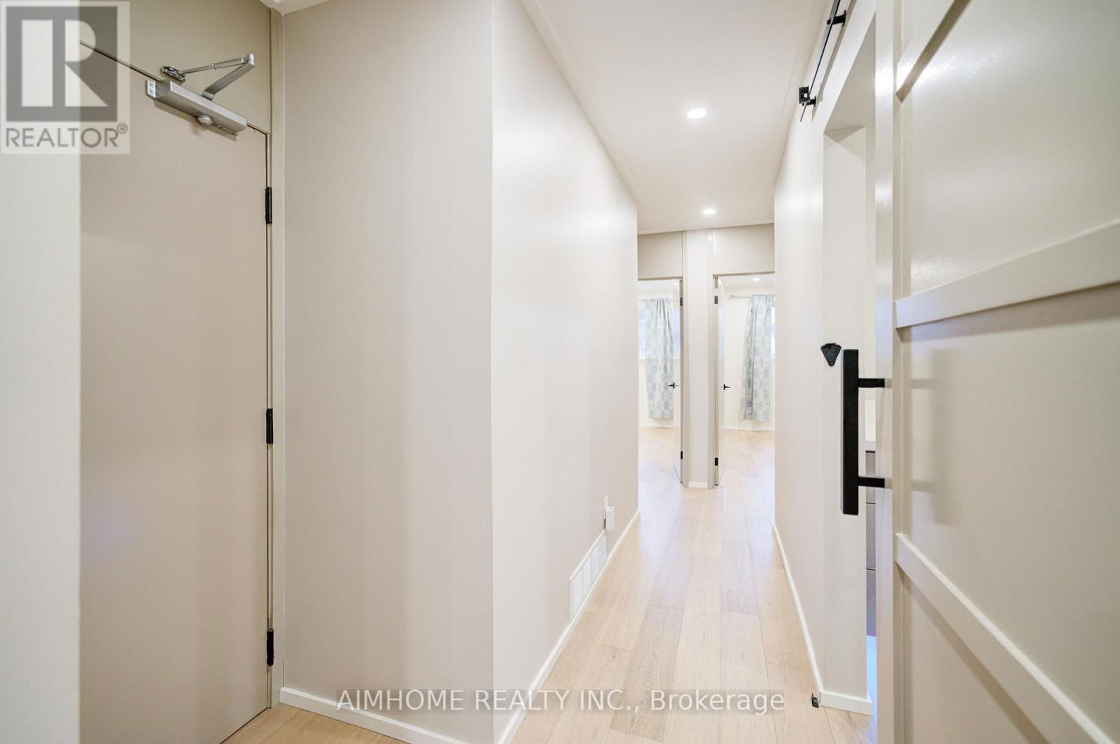 101 MARBURY CRESCENT Image 16