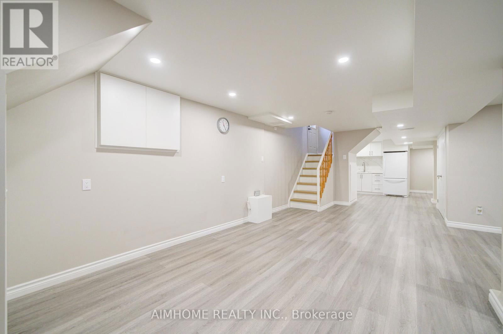 101 MARBURY CRESCENT Image 30