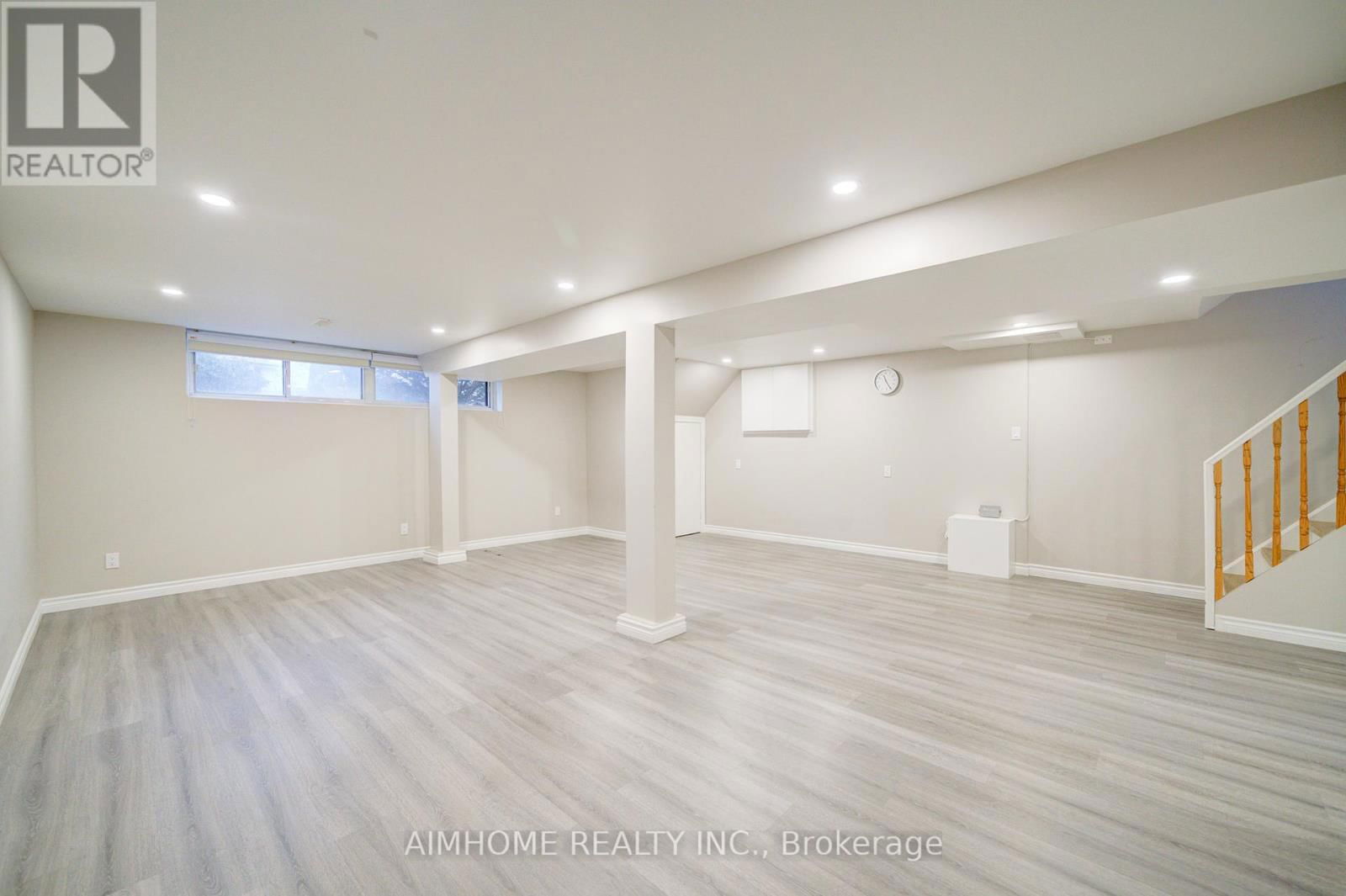 101 MARBURY CRESCENT Image 32
