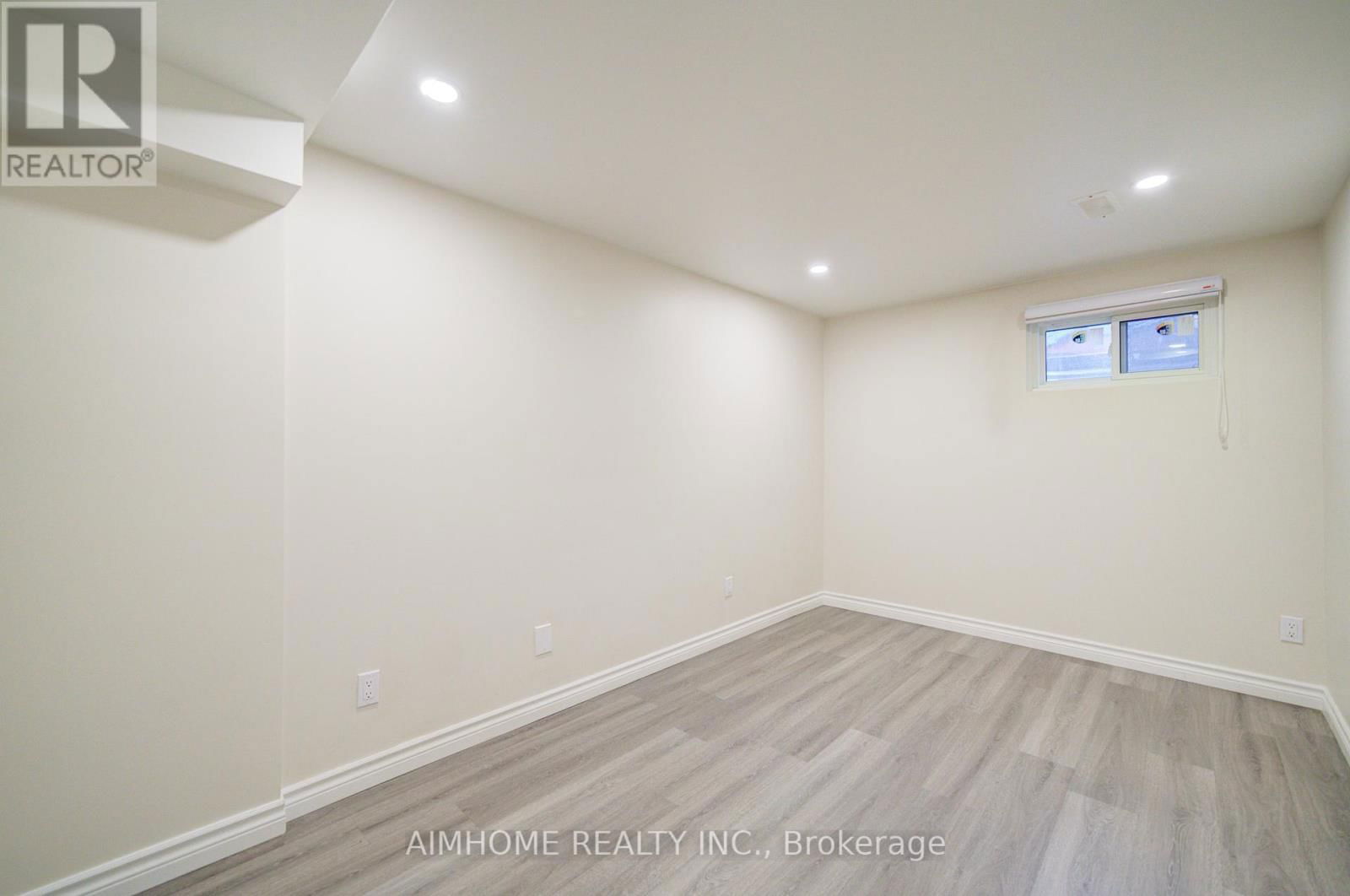 101 MARBURY CRESCENT Image 38