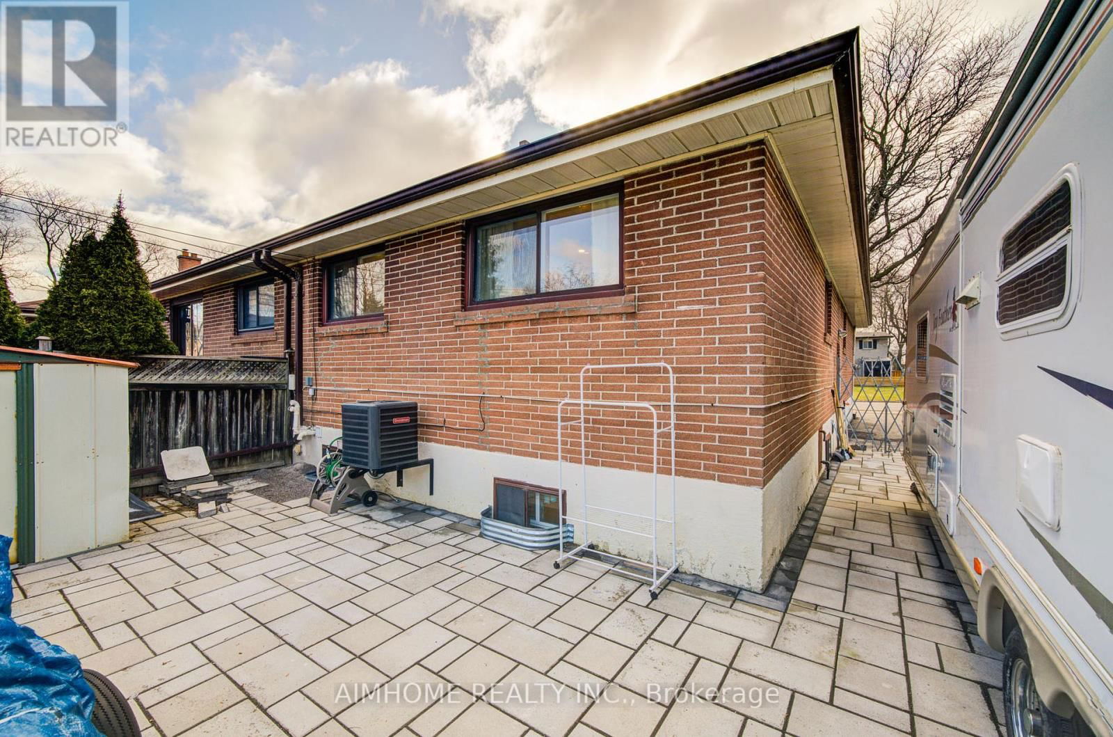101 MARBURY CRESCENT Image 49