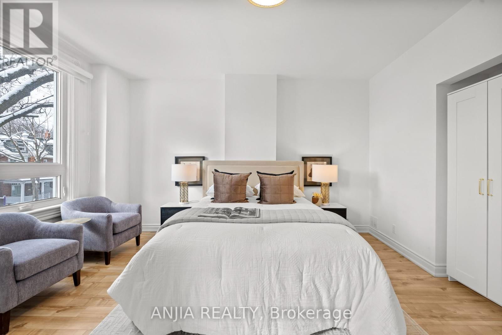 165 HOWLAND AVENUE Image 19