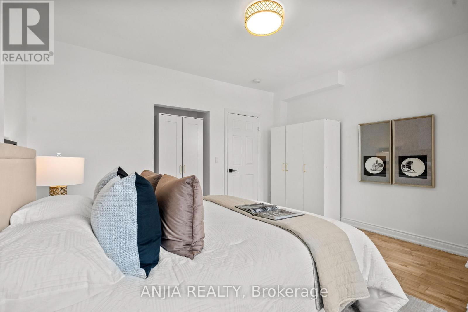 165 HOWLAND AVENUE Image 20