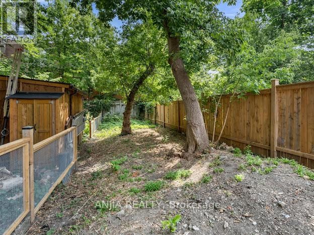 165 HOWLAND AVENUE Image 31