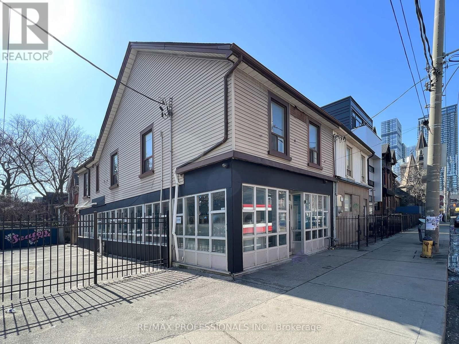 main - 345 DUNDAS STREET EAST Image 2
