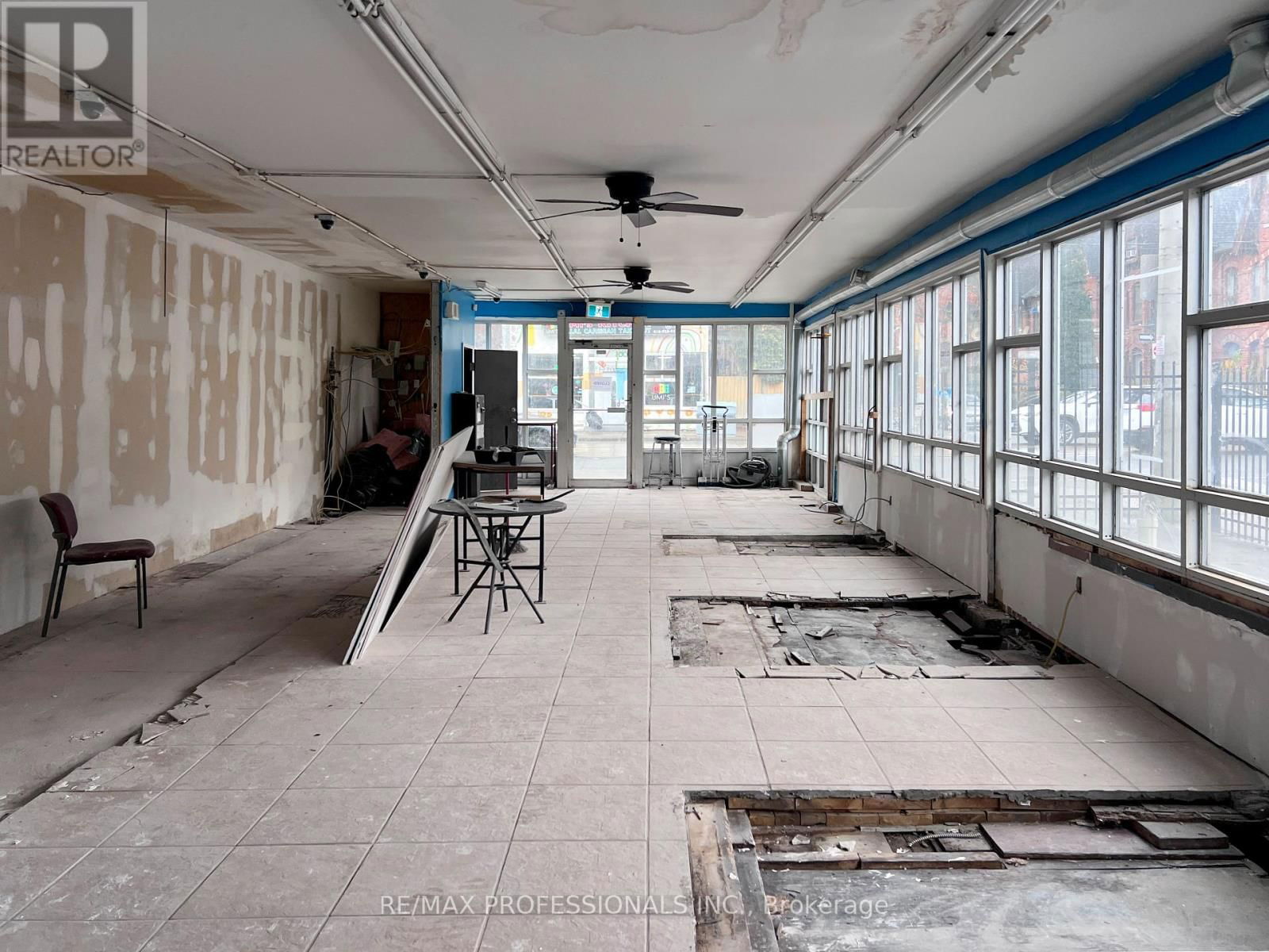 main - 345 DUNDAS STREET EAST Image 7
