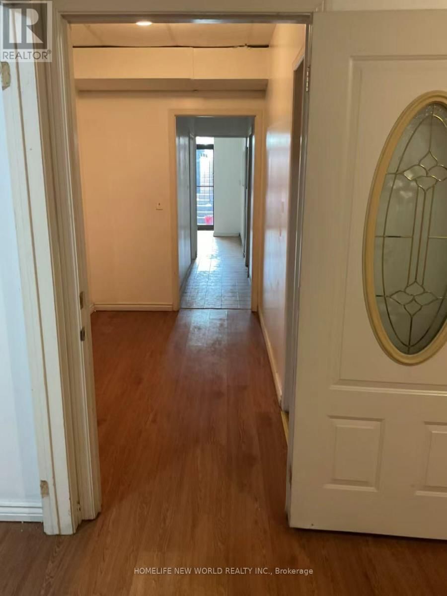 584 DUNDAS STREET WEST Image 4