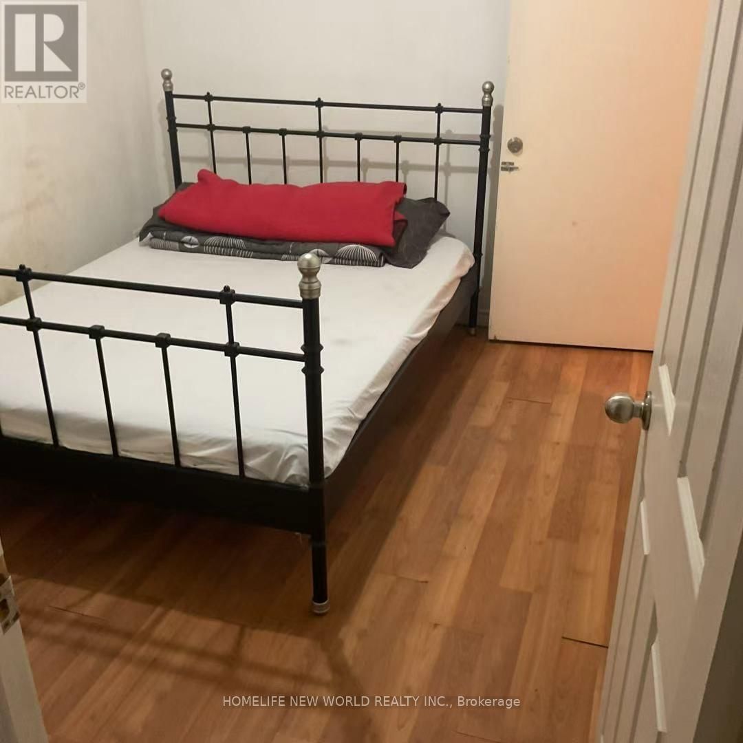 584 DUNDAS STREET WEST Image 6